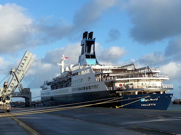 A non-expected call opens 2015 Cruise Season in Cherbourg!