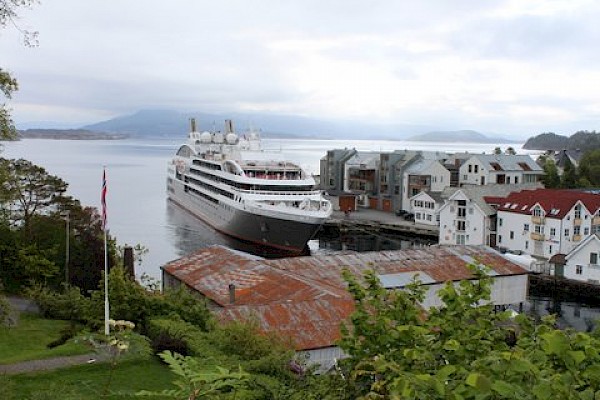 Bekkjarvik welcomes its very first cruiseship