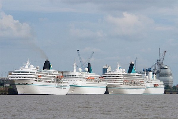 4 ships in Bremerhaven