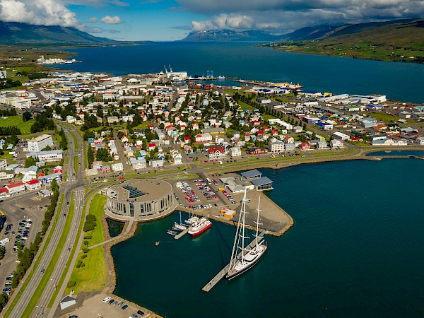 Akureyri calls on the increase as pier extension is completed