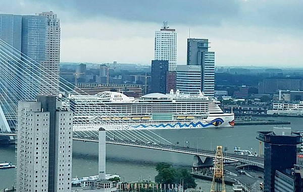 Cruise Port Rotterdam: the cruise industry is ahead of existing environmental measures.