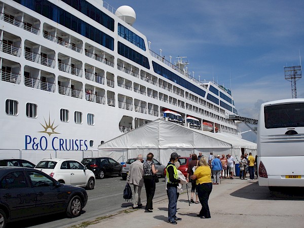  Barrow-in-Furness courts cruise calls