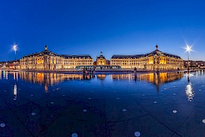 Bordeaux water mirror