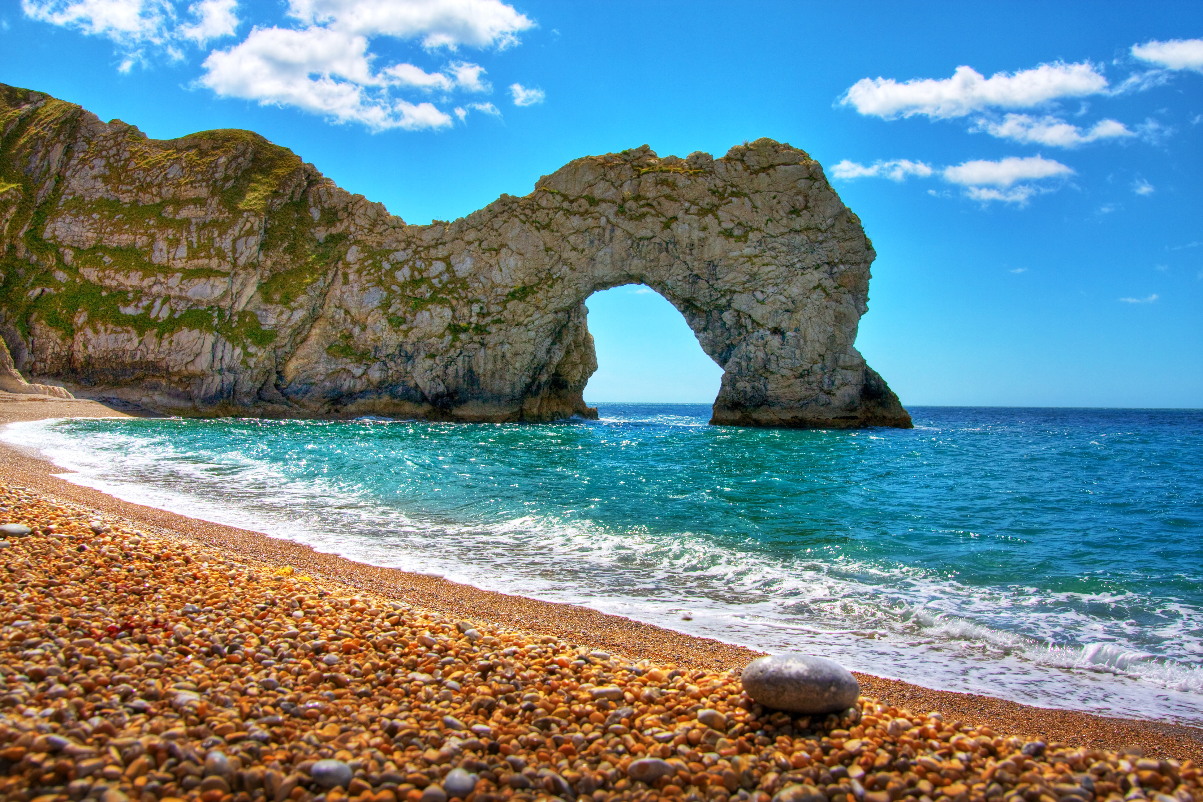 durdle door hdr by Paul Tomlin licensed under CC BY 2.0