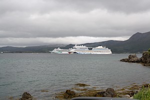 Aidasol & Norwegian Jade at Leknes harbour