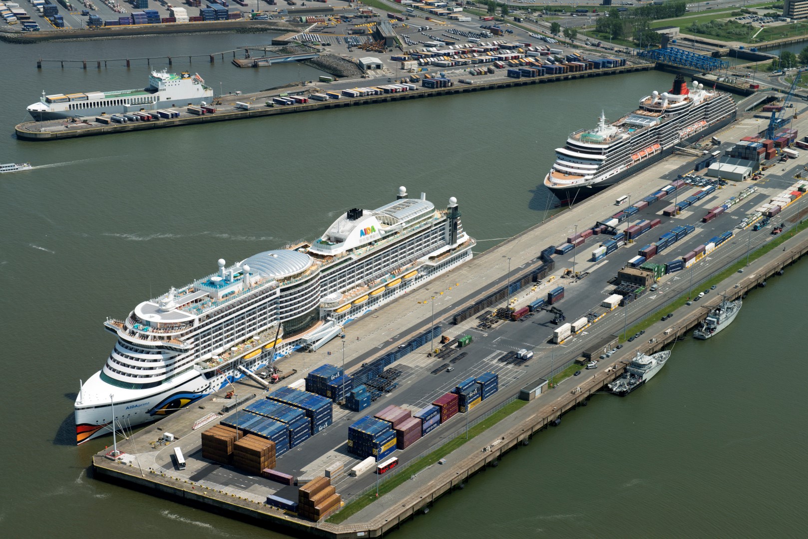 cruise ship arrivals zeebrugge