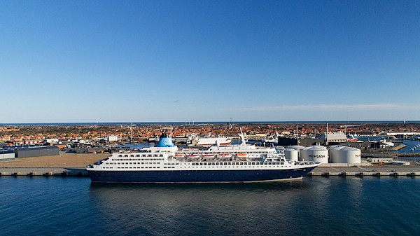 Skagen recognises the crew as passenger visits hit new highs
