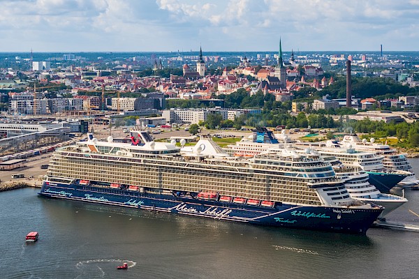 Estonia opens up for cruises