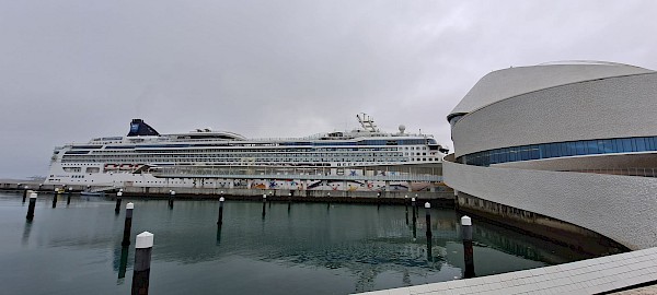 Norwegian Star and Sea Cloud Spirit inaugural calls at Leixões