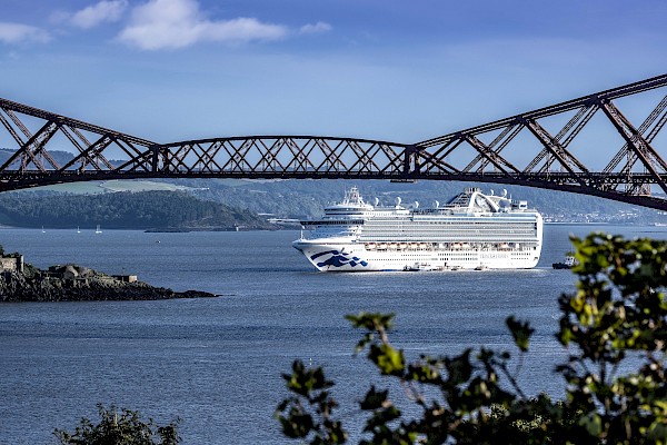 Cruiseship calls up 50% and sustainable initiatives being implemented in Edinburgh and Dundee
